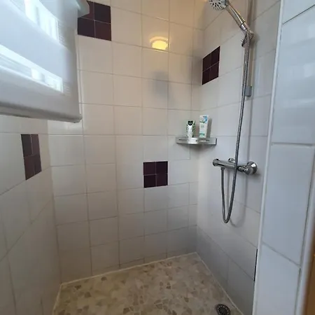 Les Deux Glycines 3*