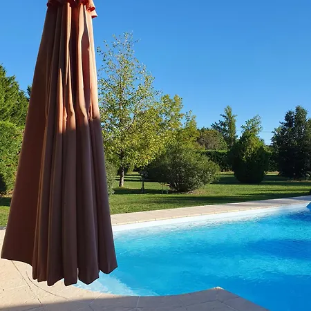 Climatisee Avec Entree Privative Les Deux Glycines *