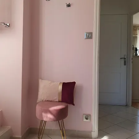 Climatisee Avec Entree Privative Les Deux Glycines Bed & Breakfast Ledat