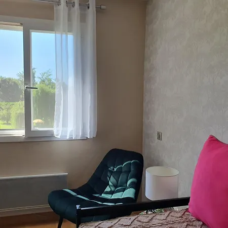 Climatisee Avec Entree Privative Les Deux Glycines Bed & Breakfast *