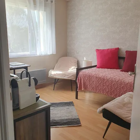 Climatisee Avec Entree Privative Les Deux Glycines Bed & Breakfast *