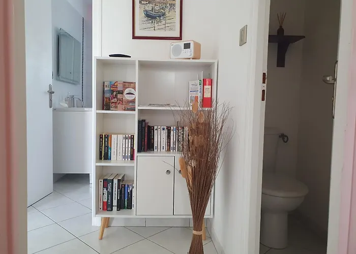 Les Deux Glycines ベッド・アンド・ブレックファスト 3*